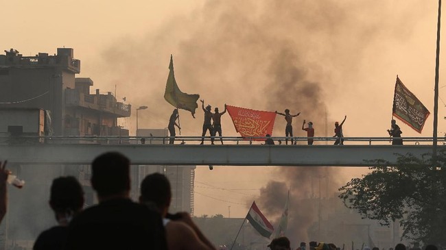 Perdana Menteri Irak, Adel Abdul-Mahdi, menyatakan siap menemui demonstran untuk mencari jalan keluar atas sejumlah tuntutan masyarakat.