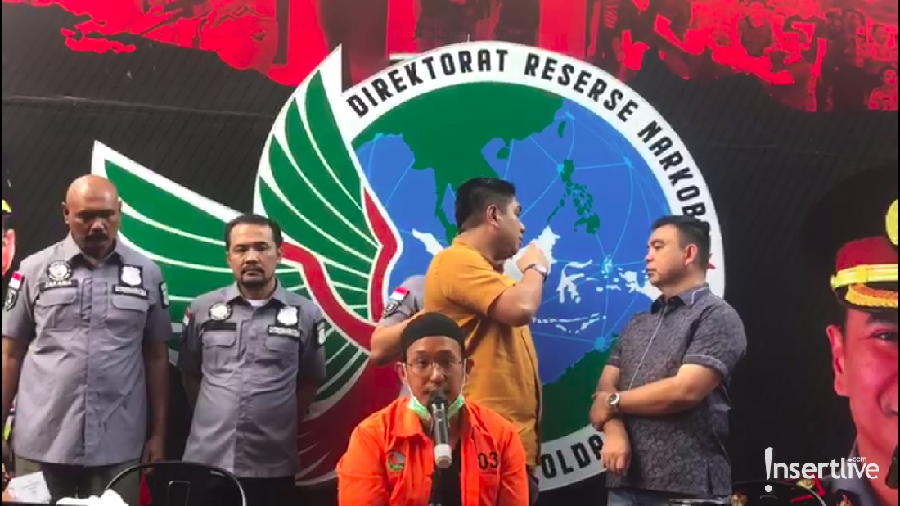 Alasan Rifat Umar kecanduan ganja.