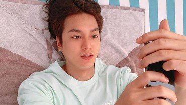 img-title Lee Min Ho Makan Es Krim Siang-siang, Netizen +62: Gak Puasa Sayang?