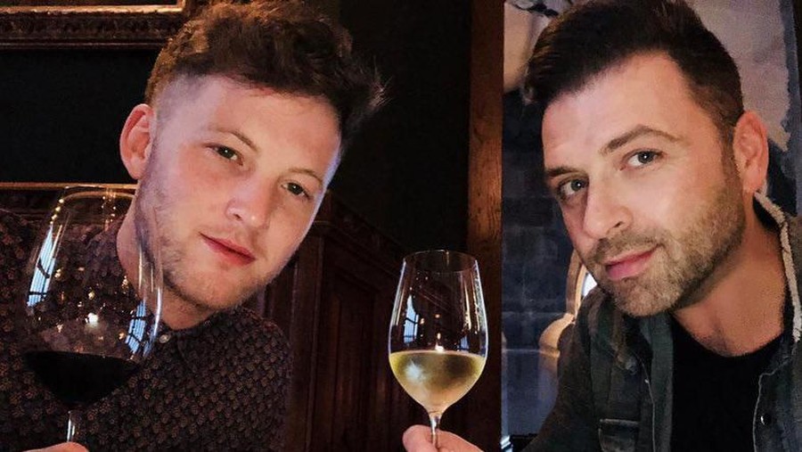 Mark Westlife dan pasangan sejenisnya umumkan kelahiran anak pertama mereka.