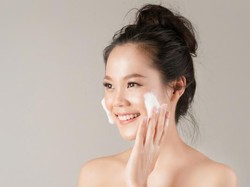 8 Makanan yang Bisa Bikin Wajah Glowing dan Kulit Kencang