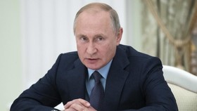 Putin Bahas Investasi dan Luar Angkasa di Abu Dhabi