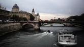 FOTO: Penikaman di Markas Besar Polisi Paris, 4 Orang Tewas Seorang pria bersenjata pisau dapur melakukan penyerangan di markas kepolisian Kota Paris, Prancis, Kamis (3/10), sehingga mengakibatkan empat orang tewas.