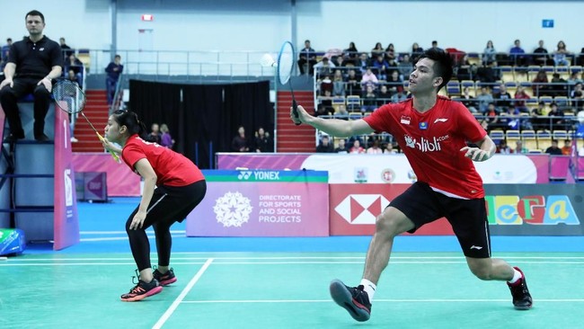Indonesia berhasil meraih gelar Kejuaraan Dunia Badminton Junior 2019 usai menaklukkan China dengan skor 3-1 di Rusia, Sabtu (5/10).