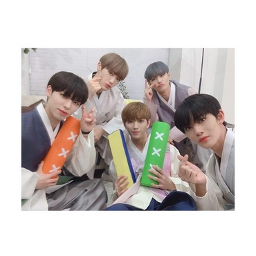 Saking Viralnya, Boyband CIX juga Goyang Lagu Entah Apa yang Merasukimu