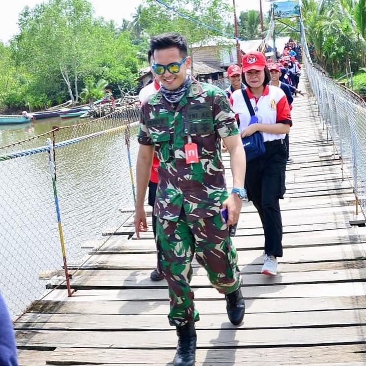 <p>Rendy Meidiyanto dulu menjadi aktor sinetron Ganteng-ganteng Serigala (GGS). Tak disangka kini Rendy menjadi anggota TNI Angkatan Laut (AL). (Foto: Instagram @rendymeidiyanto)</p>