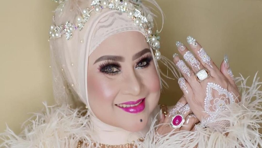 Anak-anaknya banyak diterpa masalah, Elvy Sukaesih menyerahkan semuanya kepada Allah SWT.
