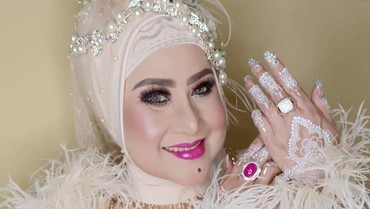 img-title Keluarga Banyak Masalah, Elvy Sukaesih: Ya Rabb Beri Aku Kekuatan
