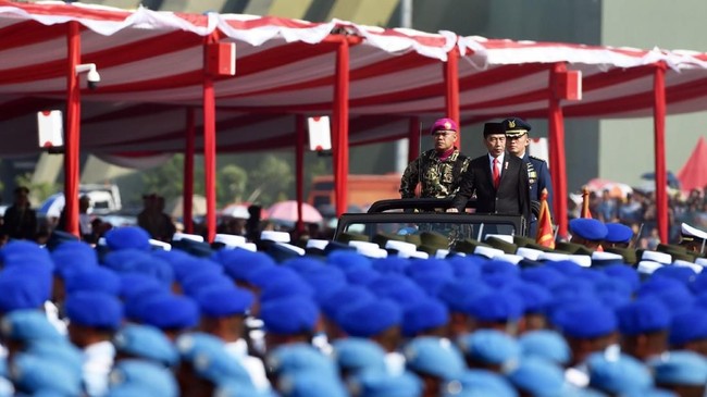 Anggota Komisi I DPR berharap pemerintah segera menyetor nama calon Panglima TNI sebelum Marsekal Hadi Tjahjanto pensiun November 2021.