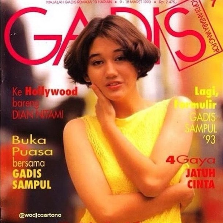 <p>Tak hanya sukses di dunia tarik suara, Nike juga terpilih sebagai GADIS Sampul Favorit pada 1993. Di awal 90-an bisa dibilang puncak karier Nike mulai terlihat. Album <em>Bintang Kehidupan</em> ketika itu berhasil terjual 2 juta kopi. (Foto: Instagram @nikeardillaofficial)</p>