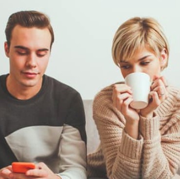 Niat Beli Kado, Wanita Pergoki Pacar Selingkuh dengan Pemilik Online Shop