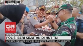 VIDEO: Polisi Beri Kejutan di HUT TNI