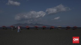 Masuk Lorong Waktu di Pantai Boom Banyuwangi