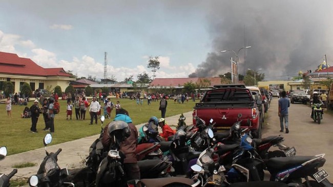 Mayoritas dari ratusan pengungsi asal Sumatra Utara di Wamena menginginkan pulang ke kampung halaman. Kini, warga asal Sumut masih bertahan di pengungsian.
