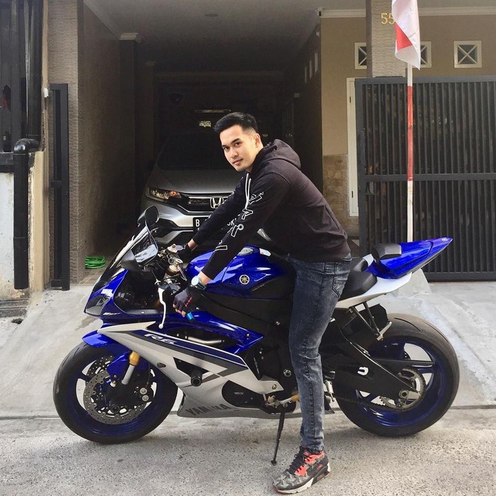<p>Rendy Meidiyanto yang kini memilih untuk tidak aktif di dunia hiburan diketahui telah menikah. Namun, sosok sang istri sepertinya ia rahasiakan. (Foto: Instagram @rendymeidiyanto)</p>