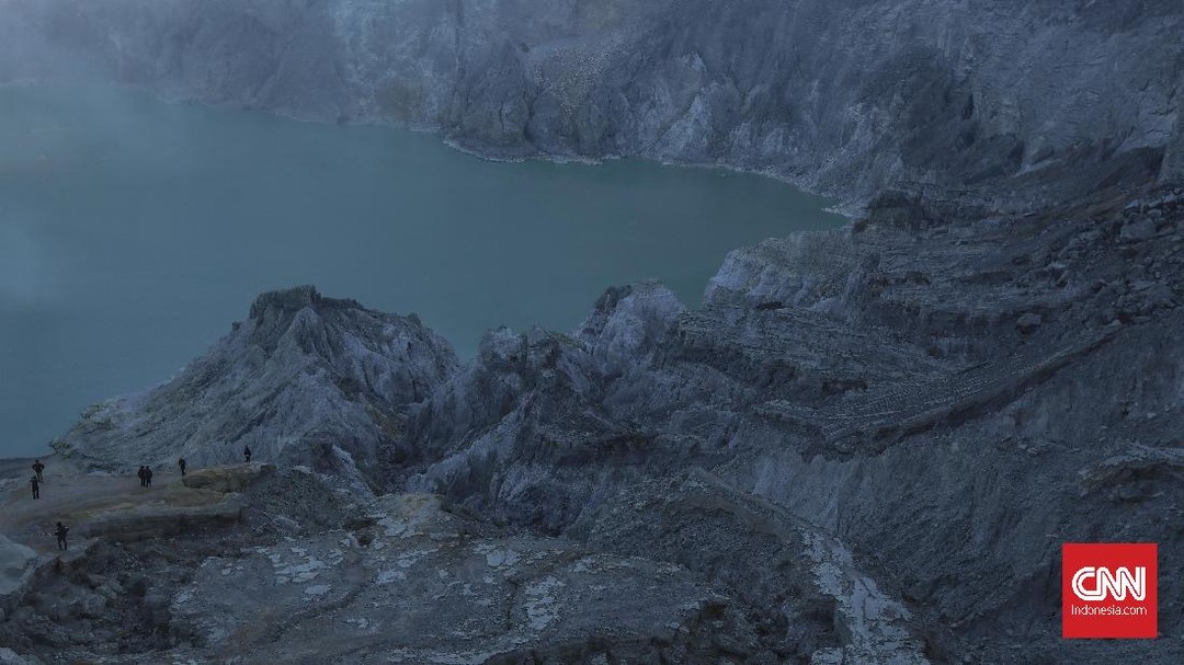 Wisata Kawah Ijen Kembali Dibuka Usai Ditutup Imbas Karhutla