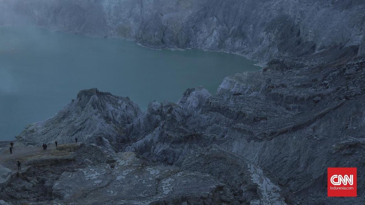 Wisata Kawah Ijen Kembali Dibuka Usai Ditutup Imbas Karhutla