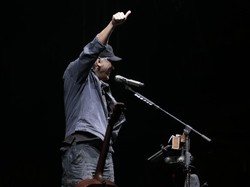 Lirik dan Chord Lagu Ujung Aspal Pondok Gede dari Iwan Fals