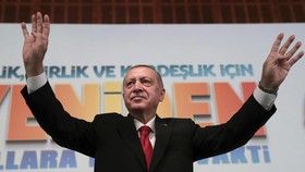 Usai Jumpa Trump, Erdogan Tegaskan Tetap Beli S-400 Rusia