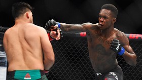 UFC 259: Israel Adesanya, Raja KO Pencinta Naruto