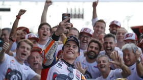 FOTO: Marquez Rayakan Gelar Juara Dunia MotoGP 2019