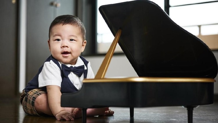 Intip deretan nama bayi laki-laki dengan arti berbakat berikut ya, Bunda.