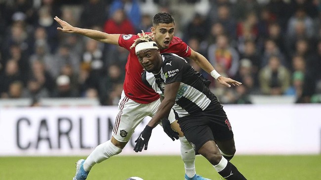 Manchester United menelan kekalahan saat berlaga di markas Newcastle, St. James Park, dalam laga Liga Inggris, Minggu (10/6).