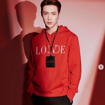 Tak Ikut Antar Suho Wamil, Lay EXO Beri Pesan Menyentuh