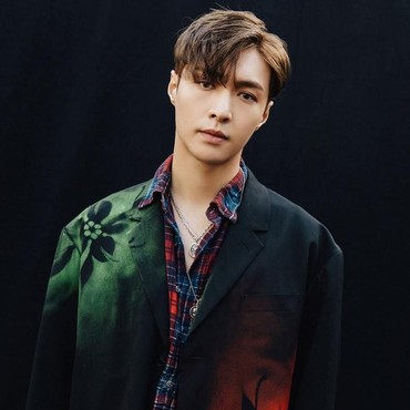 Lay EXO Catat Rekor Baru di China Lewat Album Solo 'LIT'
