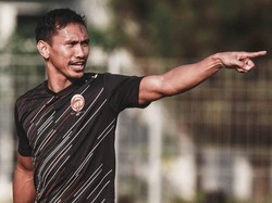 Tangis Haru Zulkifli Syukur Pamit dari PSM di Laga Terakhir Liga 1