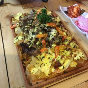 Sensasi Menikmati Burger Sushi dan Nasi Goreng Kebuli Fenomenal