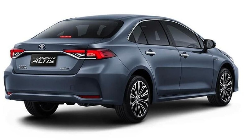 Toyota Indonesia baru saja merilis generasi ke-12 dari sedan bersejarah Corolla Altis yang lebih baik dari pendahulunya.