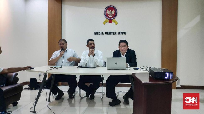 KPPU mengaku belum menerima notifikasi terkait isu merger dua perusahaan transportasi daring Gojek dan Grab.