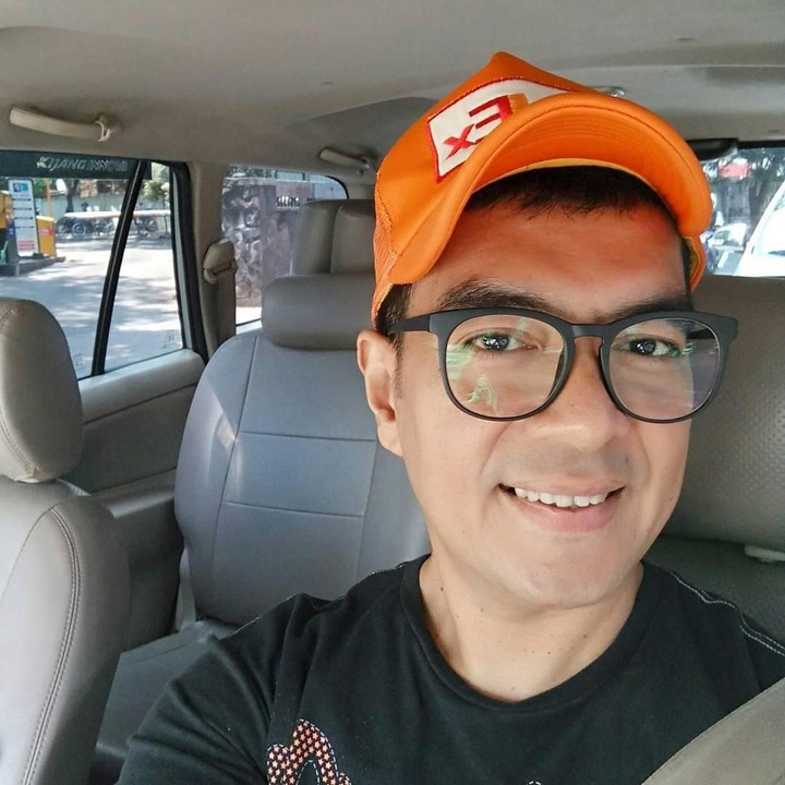 <p>Raynold Surbakti hanya tampil dalam sinetron <em>Tersanjung</em> season 1. Dalam sinetron tersebut, ia berperan sebagai Bobby. Saat ini Raynold telah dikaruniai tiga orang anak dari pernikahannya dengan Devi Syawal Sari. (Foto: Instagram)</p>