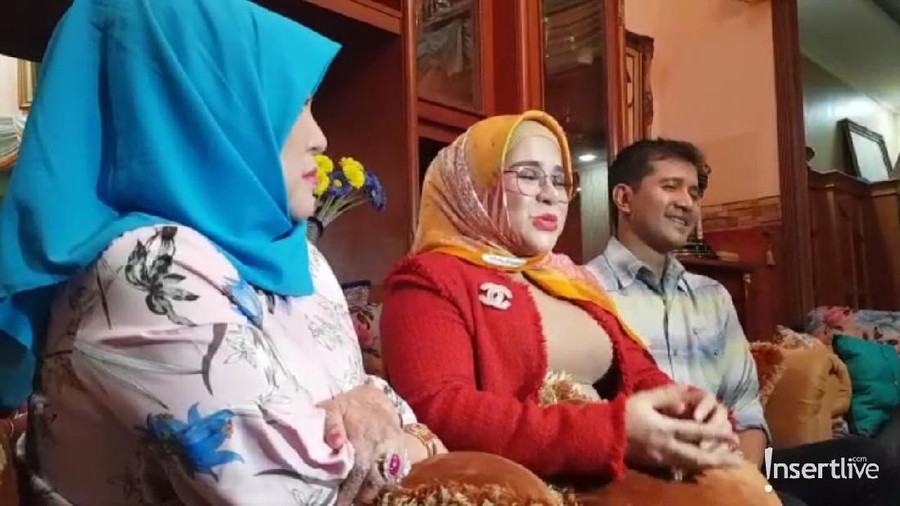 Pertengkaran Hebat Jadi Alasan Suami Dhawiya Pakai Narkoba Ada pertengkaran keluarga yang membuat suami Dhawiya pakai narkoba.