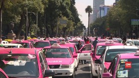 VIDEO: Tolak Taksi Online, Ratusan Sopir Blokir Jalan Meksiko