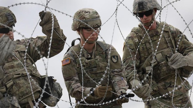 Sejumlah senator Partai Demokrat AS mengaku khawatir Donald Trump bakal kerahkan pasukan darat ke Iran.