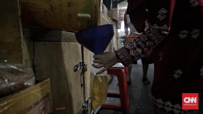Gabungan Industri Minyak Nabati Indonesia (GIMNI) meminta pemerintah untuk tidak menunda larangan minyak goreng curah yang mulai berlaku 1 Januari 2022.