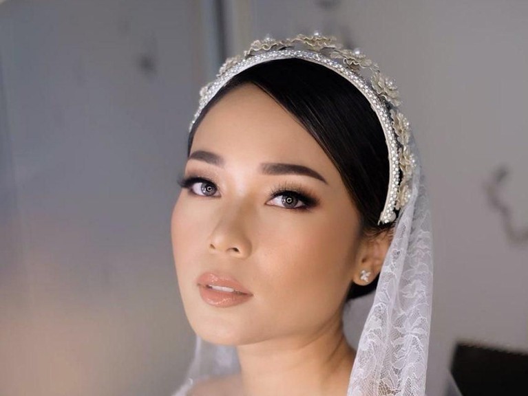 Potret Bahagia di Momen Pernikahan Ayla Dimitri dan Rama Devara Influencer Ayla Dimitri resmi menikah dengan Rama Devara Sofyar. Simak yuk, deretan potret bahagia keduanya.