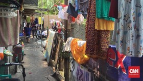 Parfum Beraroma Tak Sedap dari Gang Sekretaris