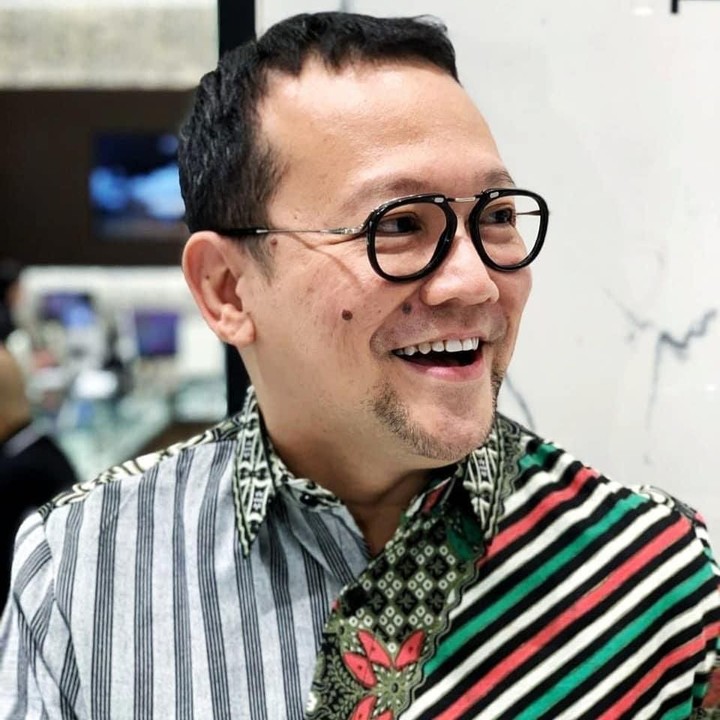 <p>Alvin Adam yang saat ini lebih dikenal sebagai presenter ternyata pernah bermain dalam sinetron <em>Tersanjung</em> season 1-5. Dalam sinetron tersebut, Alvin beperan sebagai Robby. (Foto: Instagram @alvinadam1)</p>