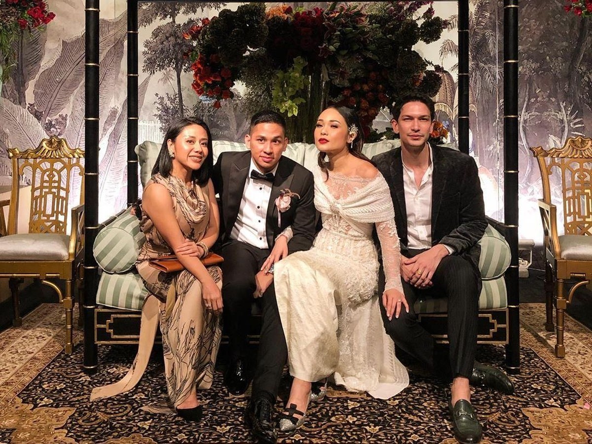 Influencer Ayla Dimitri resmi menikah dengan Rama Devara Sofyar&period; Simak yuk&comma; deretan potret bahagia keduanya&period;