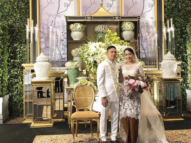 Potret Bahagia di Momen Pernikahan Ayla Dimitri dan Rama Devara Influencer Ayla Dimitri resmi menikah dengan Rama Devara Sofyar. Simak yuk, deretan potret bahagia keduanya.