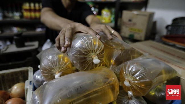 Harga Minyak Goreng Dan Gula Kompak Naik