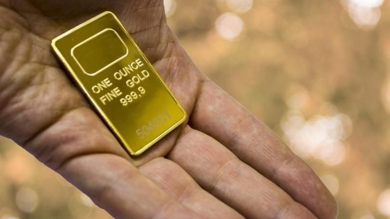 Selain memiliki fungsi sebagai perhiasan yang mempercantik diri, emas juga menjadi pilihan investasi yang dapat diandalkan untuk masa depan.
