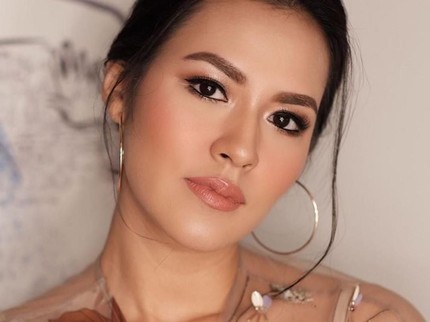 Raisa Bingung Dikabarkan Mandi Pakai Air Mineral Sebelum Manggung