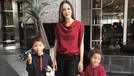 Setelah resmi bercerai dengan Eka Kusuma&comma; Cathy Sharon kini membesarkan kedua anaknya sendiri&period; Berikut potret bahagianya sebagai ibu tunggal&period;