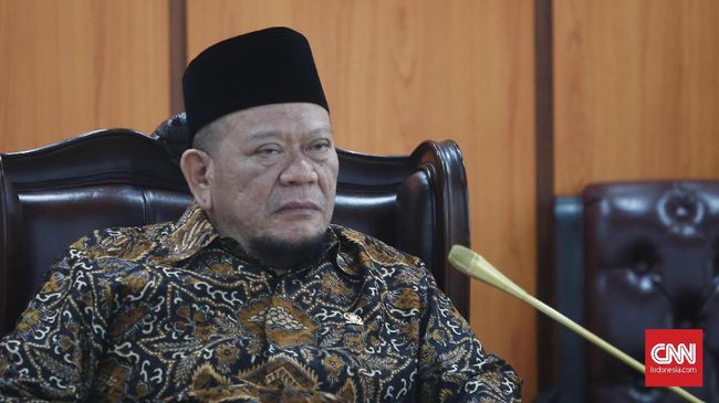 Ketua DPD La Nyalla Mahmud Mattalitti menyatakan putusan MK menolak gugatan presidential threshold merupakan kemenangan oligarki politik yang menyandera bangsa.