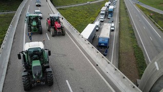FOTO: Aksi Blokade Petani Prancis