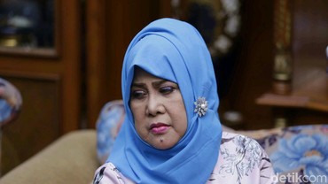 img-title Kondisi Terkini Elvy Sukaesih setelah Positif Terinfeksi Corona